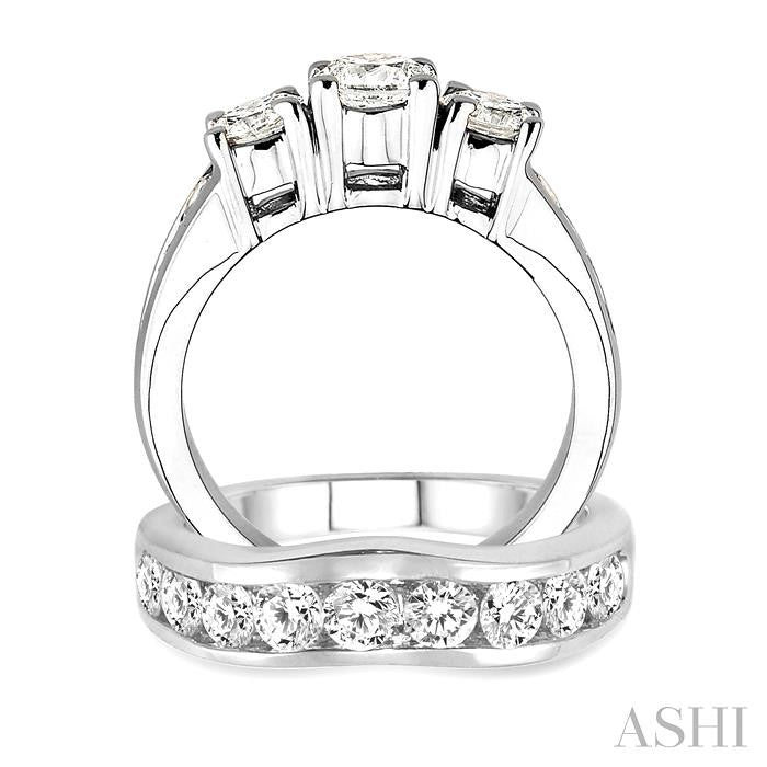 2 1/2 Ctw Diamond Wedding Set with 1 1/2 Ctw Round Cut Engagement Ring and 1 Ctw Wedding Band in 14K White Gold