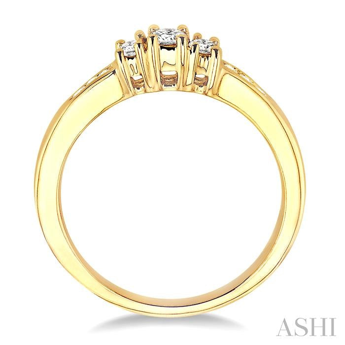 1/4 ctw Nine Stone Round Cut Diamond Engagement Ring in 14K Yellow Gold
