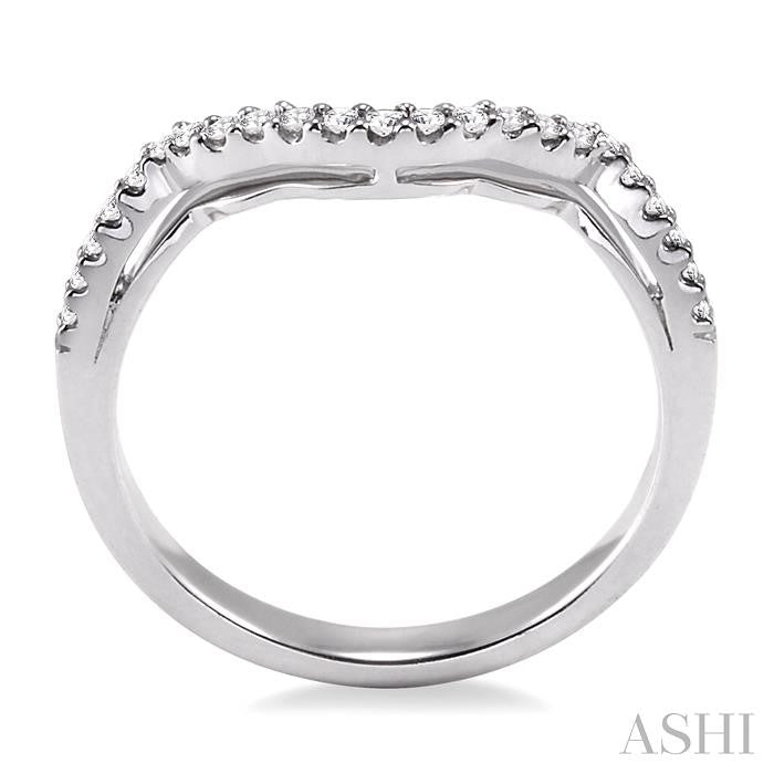1/6 Ctw Diamond Wedding Band in 14K White Gold