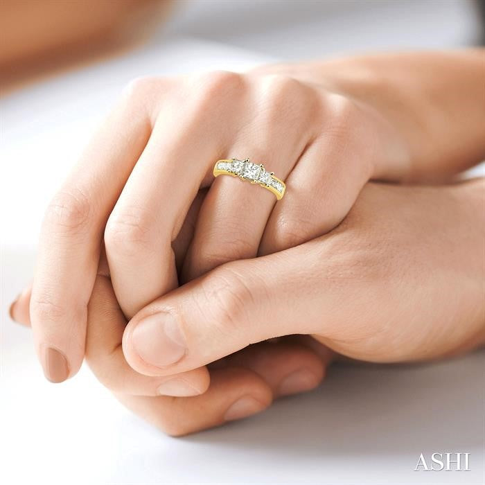 1 1/2 Ctw Nine Stone Princess Cut Diamond Engagement Ring in 14K Yellow Gold