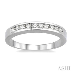 1/4 Ctw Channel Set Round Cut Diamond Band in 14K White Gold