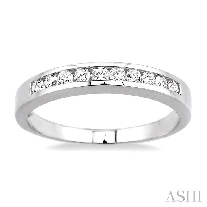 1/4 Ctw Channel Set Round Cut Diamond Band in 14K White Gold