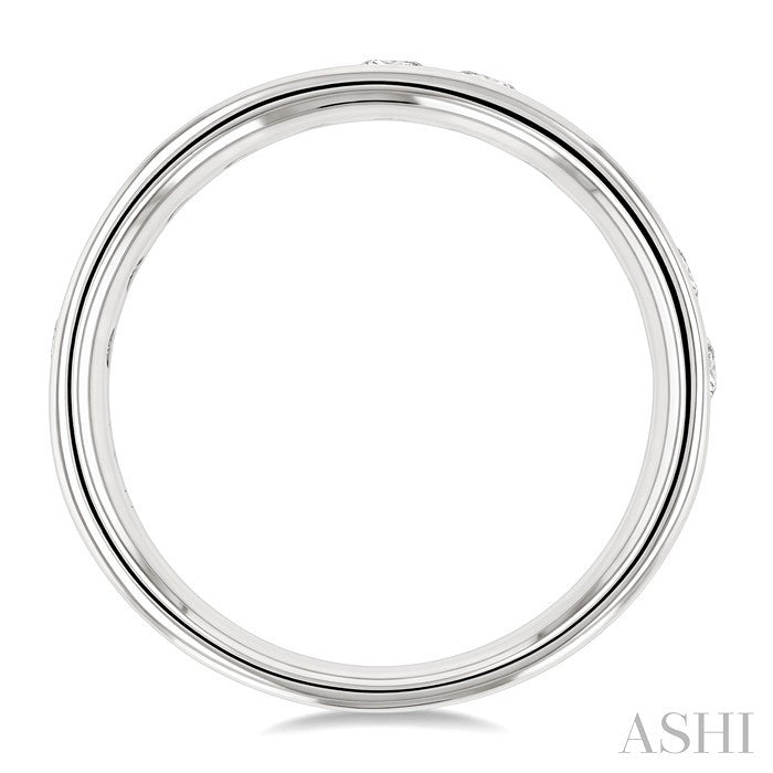 3/4 Ctw Round Cut Diamond Wedding Band in 14K White Gold