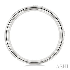 3/4 Ctw Round Cut Diamond Wedding Band in 14K White Gold
