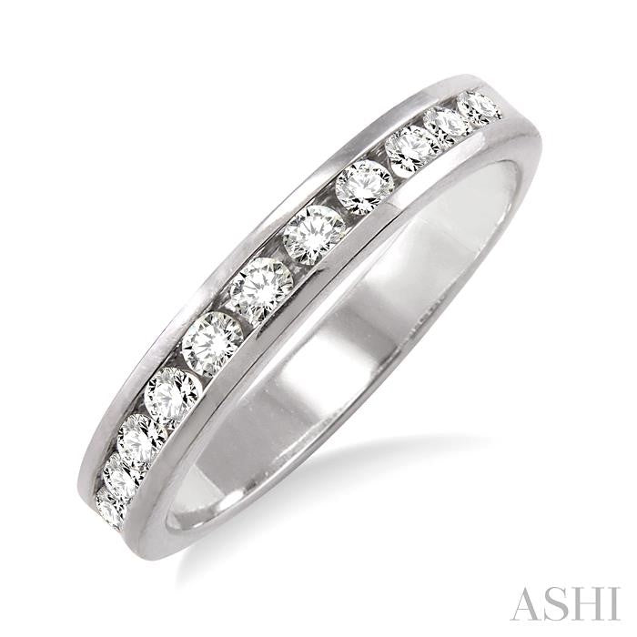 1/4 Ctw Round Cut Diamond Wedding Band in 14K White Gold