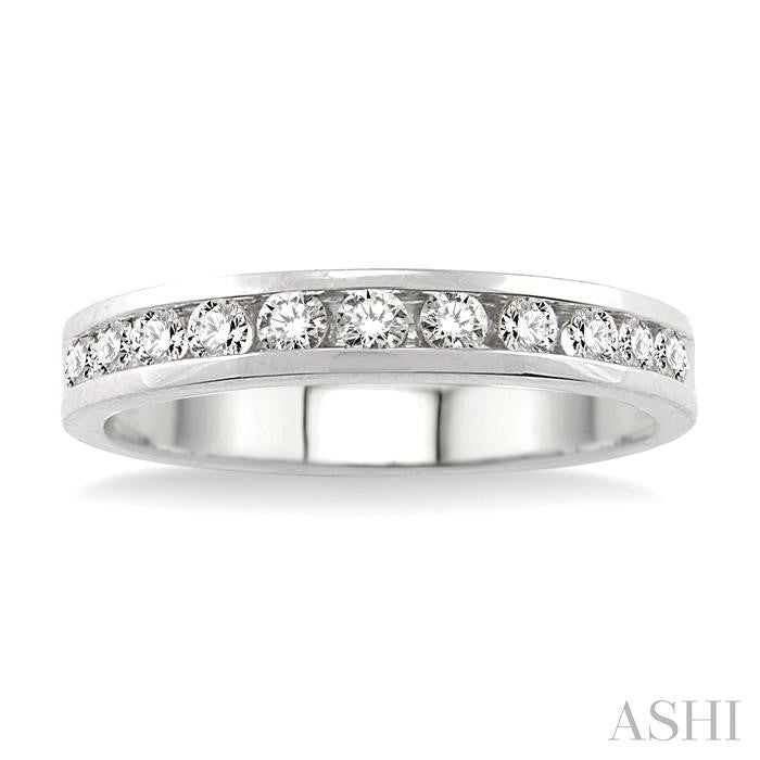 1/4 Ctw Round Cut Diamond Wedding Band in 14K White Gold