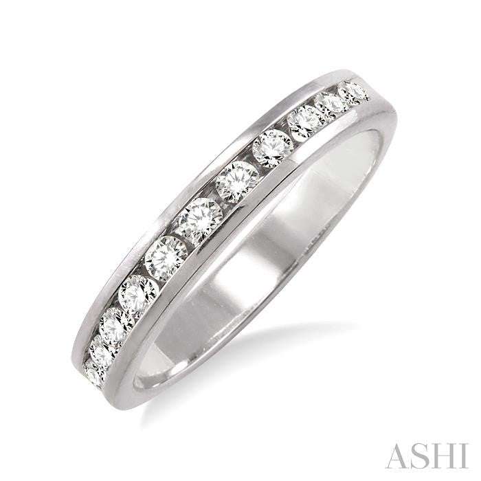 1/6 Ctw Round Cut Diamond Wedding Band in 14K White Gold