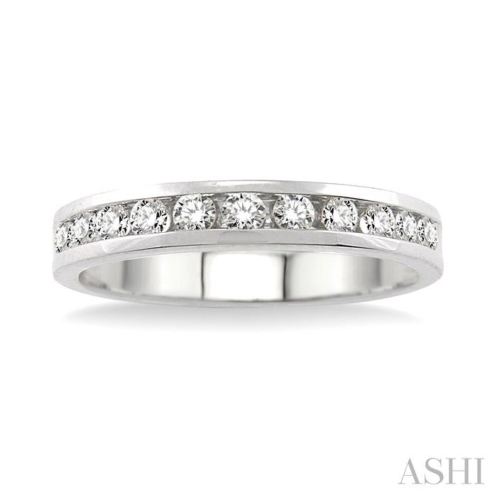1/6 Ctw Round Cut Diamond Wedding Band in 14K White Gold