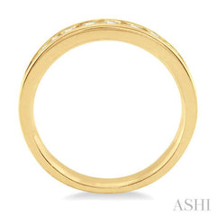 1/6 Ctw Round Cut Diamond Wedding Band in 14K Yellow Gold