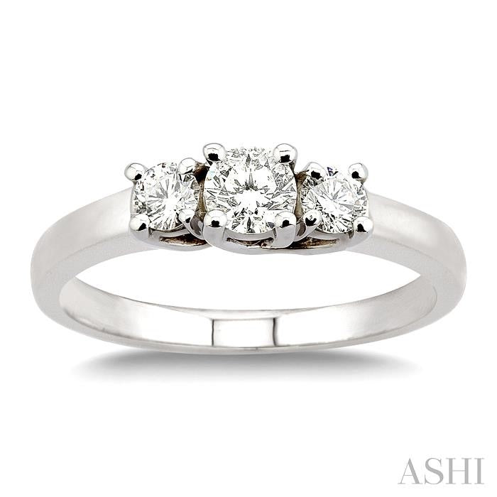 1/2 Ctw Three Stone Round Cut Diamond Ring in 14K White Gold