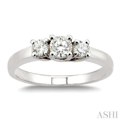 1/2 Ctw Three Stone Round Cut Diamond Ring in 14K White Gold