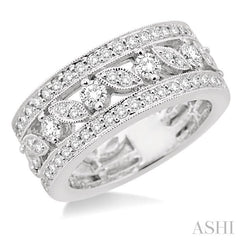 1 1/4 Ctw Diamond Wedding Band in 18K White Gold