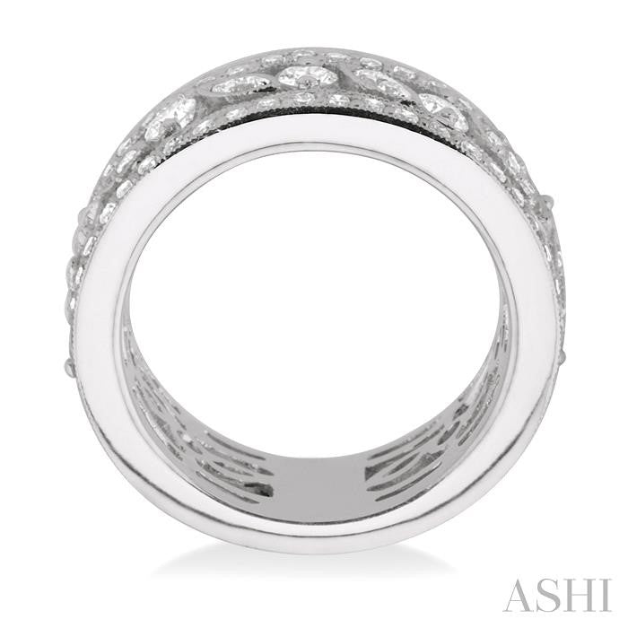 1 1/4 Ctw Diamond Wedding Band in 18K White Gold