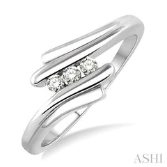 1/10 Ctw Three Stone Round Cut Diamond Band in 14K White Gold