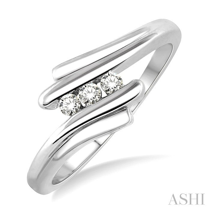 1/10 Ctw Three Stone Round Cut Diamond Band in 10K White Gold