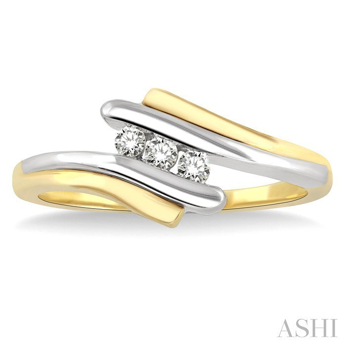 1/10 Ctw Three Stone Round Cut Diamond Band in 10K Yellow Gold