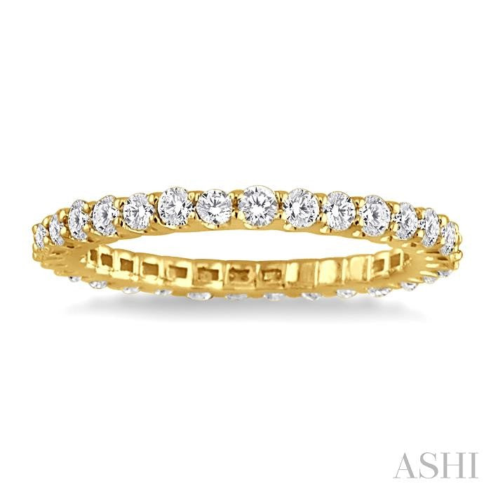 1 1/10 Ctw Round Cut Diamond Eternity Band in 14K Yellow Gold