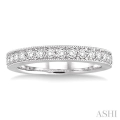 1/2 Ctw Round Cut Diamond Wedding Band in 14K White Gold