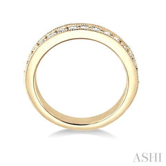 1/4 Ctw Round Cut Diamond Wedding Band in 14K Yellow Gold