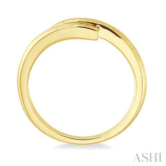 1/10 Ctw Round Cut Diamond Journey Ring in 10K Yellow Gold
