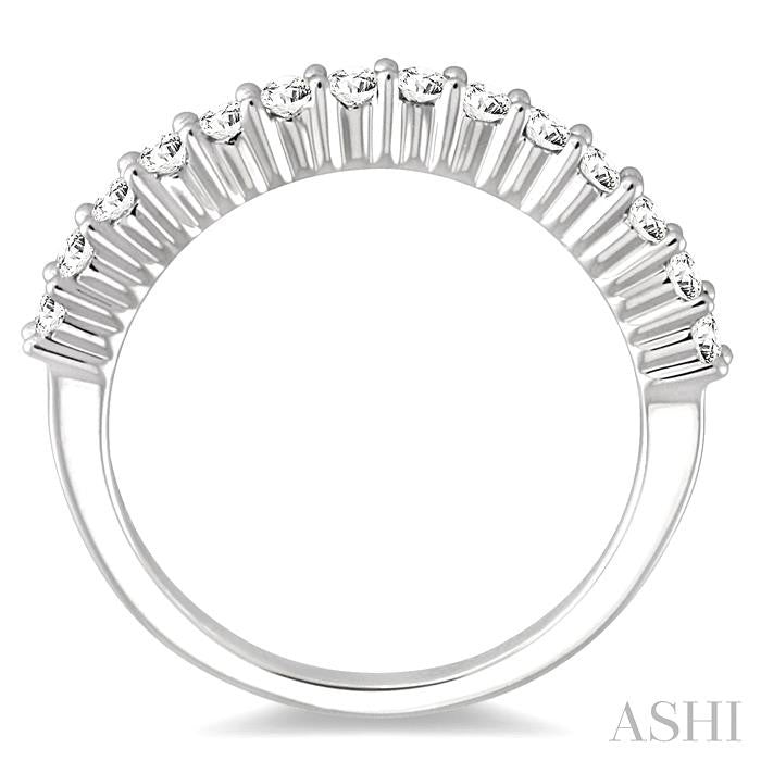3/4 Ctw Round Cut Diamond 'V' Shape Band in 14K White Gold.