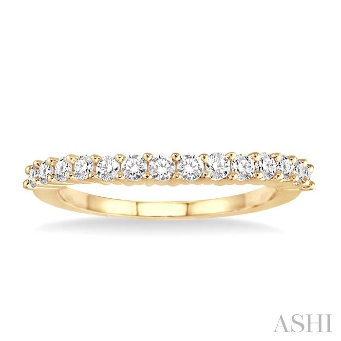 1/2 Ctw Round Cut Diamond 'V' Shape Band in 14K Yellow Gold.