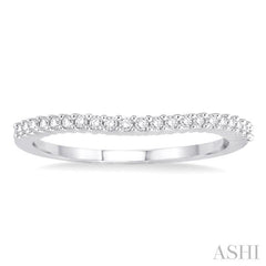 1/4 Ctw Round Cut Diamond 'V' Shape Band in 14K White Gold.