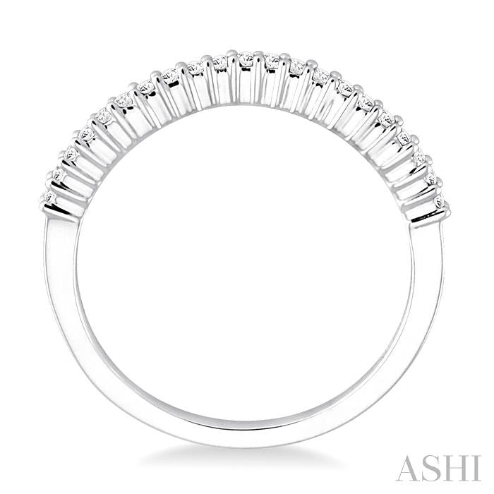 1/6 Ctw Round Cut Diamond 'V' Shape Band in 14K White Gold