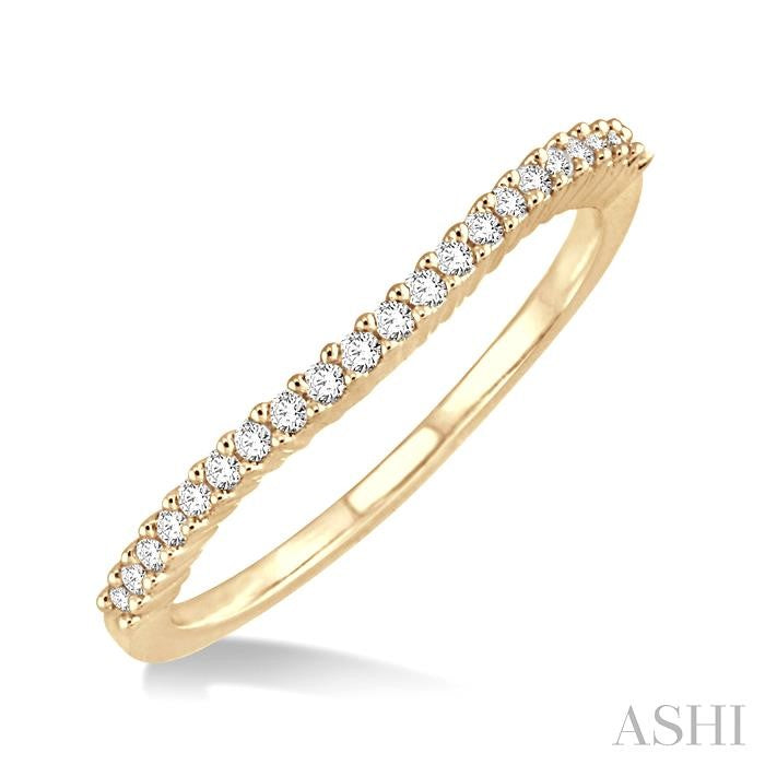 1/6 Ctw Round Cut Diamond 'V' Shape Band in 14K Yellow Gold