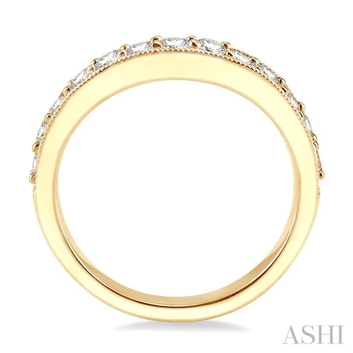 3/4 Ctw Round Cut Diamond 'V' Shape Band in 14K Yellow Gold.