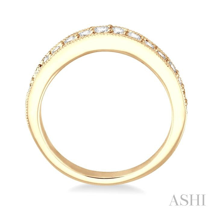 1/2 Ctw Round Cut Diamond 'V' Shape Band in 14K Yellow Gold.