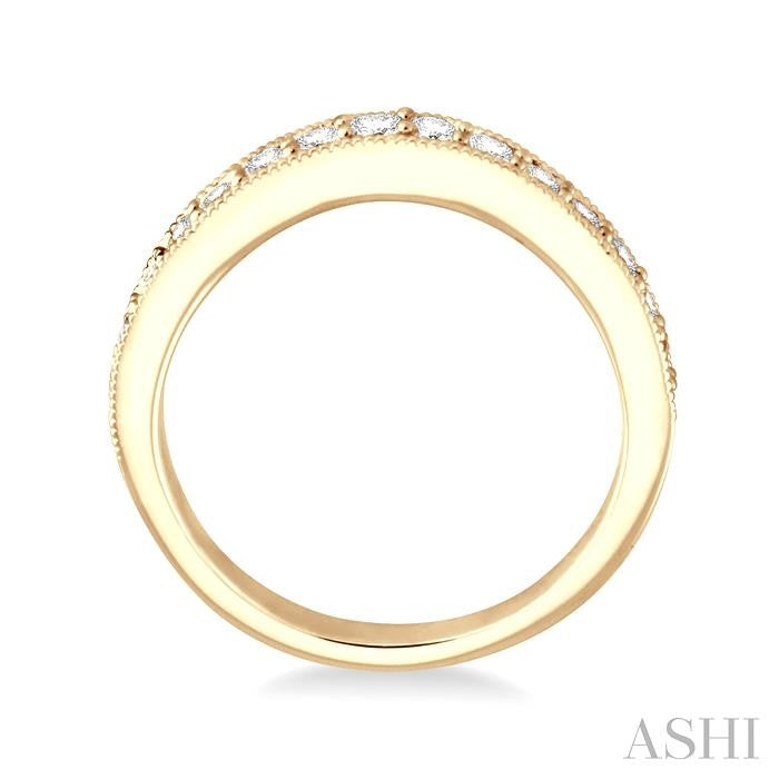 1/3 Ctw Round Cut Diamond 'V' Shape Band in 14K Yellow Gold.