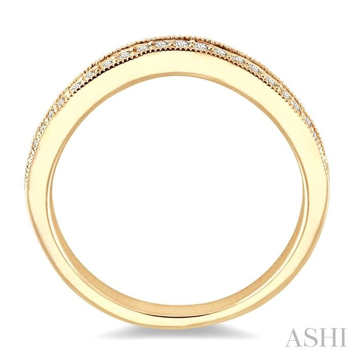 1/4 Ctw Round Cut Diamond 'V' Shape Band in 14K Yellow Gold