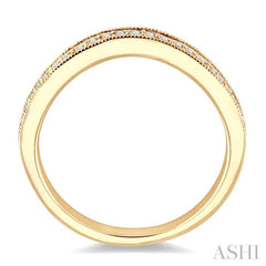 1/4 Ctw Round Cut Diamond 'V' Shape Band in 14K Yellow Gold