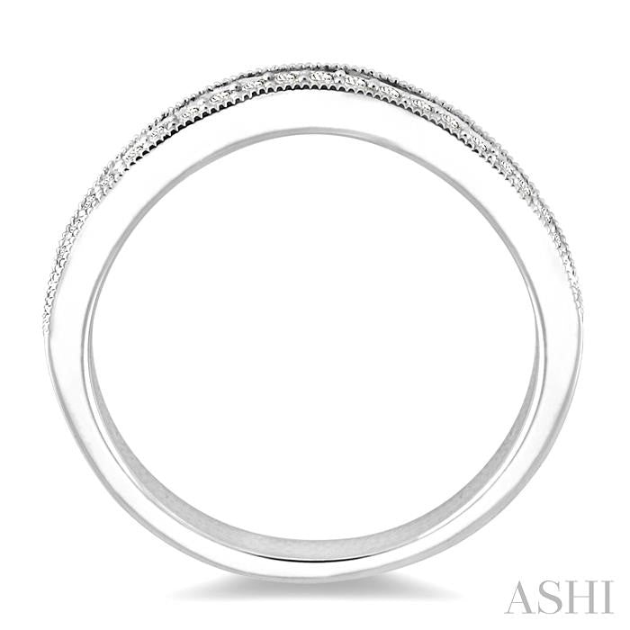 1/4 Ctw Round Cut Diamond 'V' Shape Band in 14K White Gold.