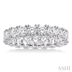 2 1/2 Ctw Round Cut Diamond Eternity Wedding Band in 14K White Gold