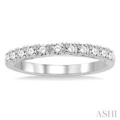 1/2 Ctw Round Cut Diamond Wedding Band in 14K White Gold