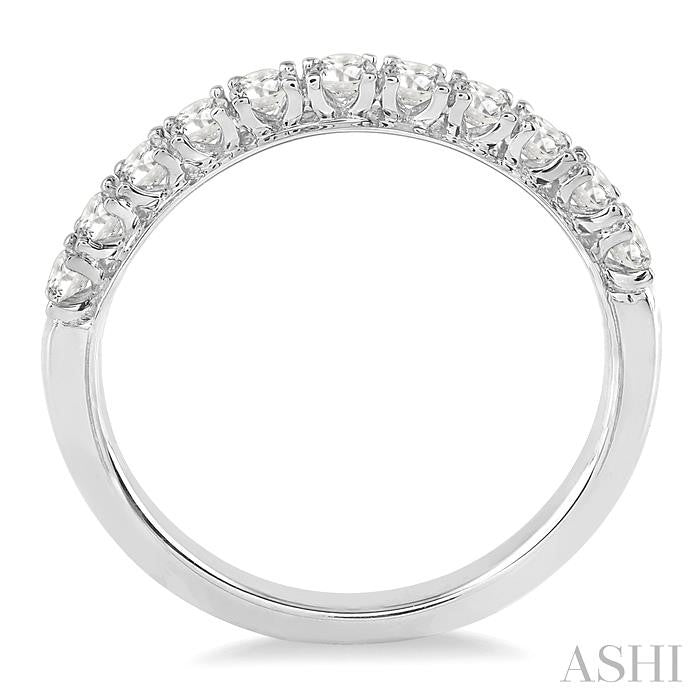 1/2 Ctw Round Cut Diamond Wedding Band in 14K White Gold