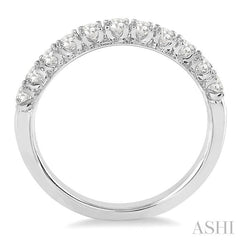 1/2 Ctw Round Cut Diamond Wedding Band in 14K White Gold