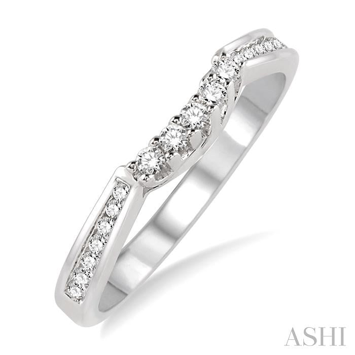 1/4 Ctw Round Cut Diamond Wedding Band in 14K White Gold