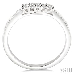 1/4 Ctw Round Cut Diamond Wedding Band in 14K White Gold
