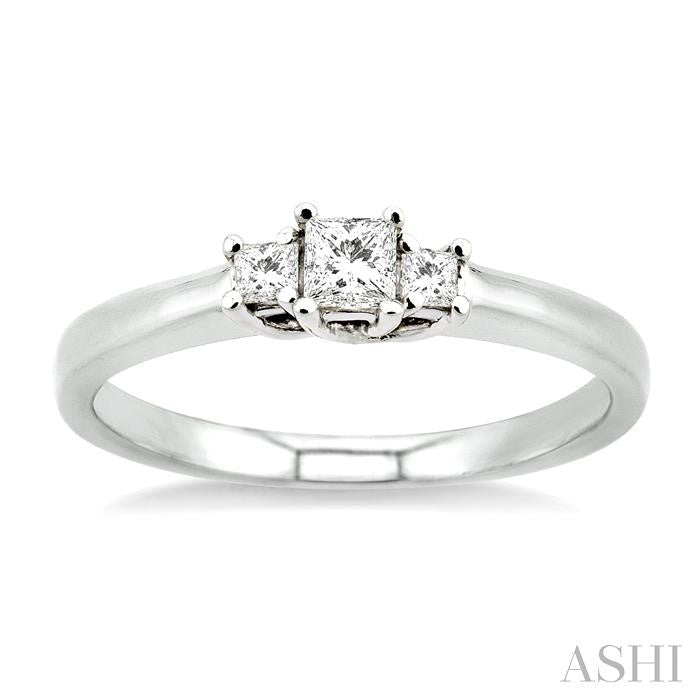 1/4 Ctw 3 Stone Princess Cut Diamond Ring in 14K White Gold