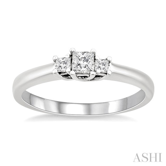 1/4 Ctw 3 Stone Princess Cut Diamond Ring in 14K White Gold