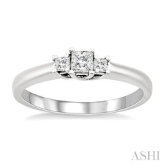 1/4 Ctw 3 Stone Princess Cut Diamond Ring in 14K White Gold