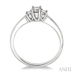 1/4 Ctw 3 Stone Princess Cut Diamond Ring in 14K White Gold