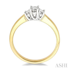 1/4 Ctw 3 Stone Princess Cut Diamond Ring in 14K Yellow and White Gold