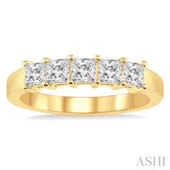 1 Ctw Princess Cut Diamond Wedding Band in 14K Yellow Gold