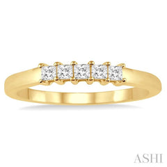 1/4 Ctw Princess Cut Diamond Wedding Band in 14K Yellow Gold