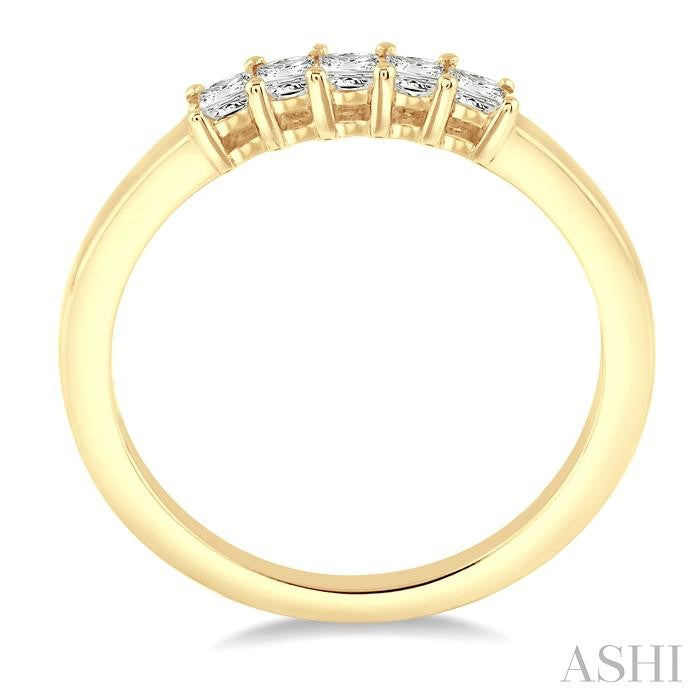 1/4 Ctw Princess Cut Diamond Wedding Band in 14K Yellow Gold