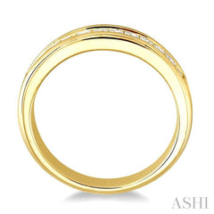 1 Ctw Princess Cut Diamond Band in 14K Yellow Gold